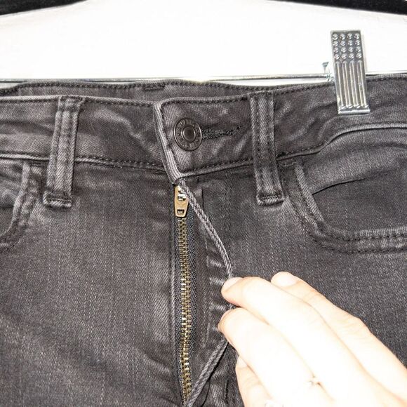 American Eagle Black Super Hi-Rise Jeggings Size 0 - Picture 5 of 9